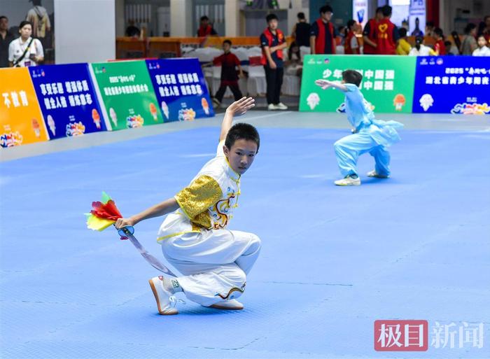 九游体育入口-700人奔向这里,阳光体育“趴”嗨翻天