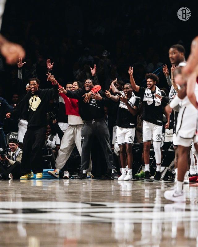 惊艳！崔永熙4分钟5分点燃替补席 赛后喜提新绰号