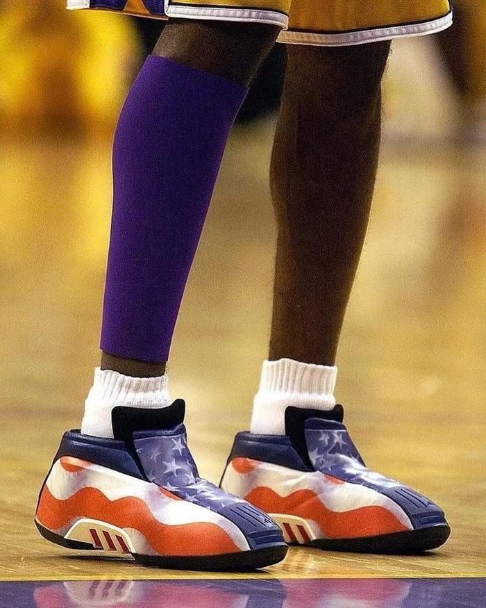 比分直播-科比詹姆斯同款战靴adidas Crazy 2 USA将于2026年复刻