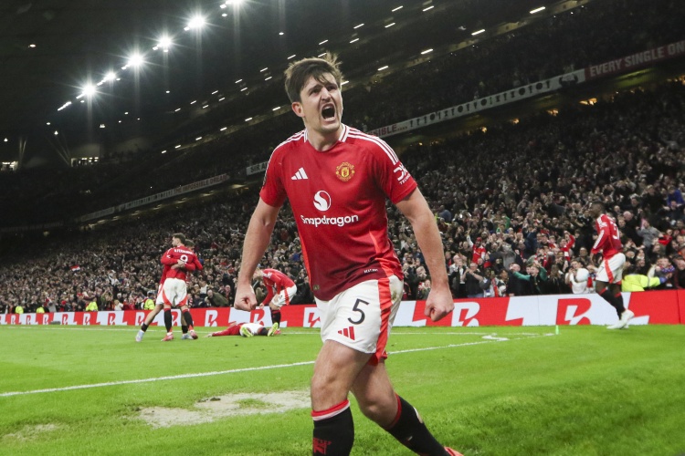 世界杯九游体育-太阳报：卡里克封死马奎尔离队的大门，曼联将在冬窗拒绝所有报价