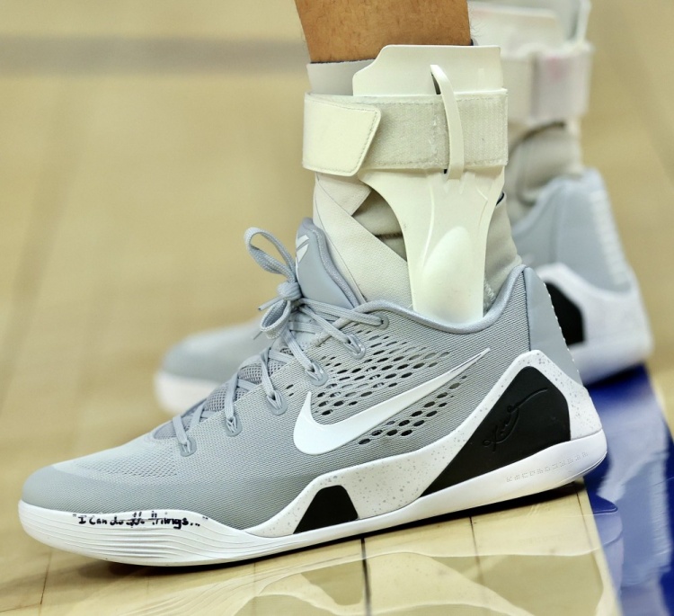 “凡事我都能做”！库里今日上脚科比 9战靴 灰白黑配色简洁低调