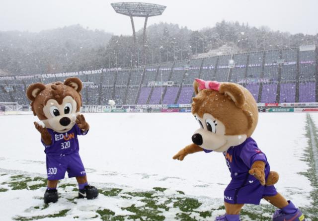 比分直播-广岛的联赛揭幕战: 雪景+烧酒+烤串+围观少女偶像
