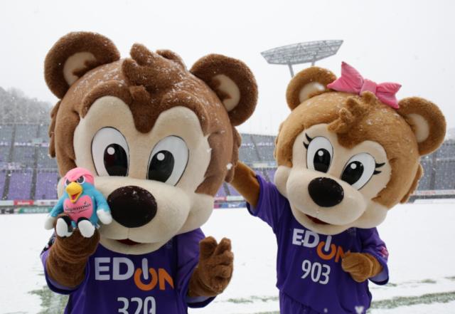 比分直播-广岛的联赛揭幕战: 雪景+烧酒+烤串+围观少女偶像