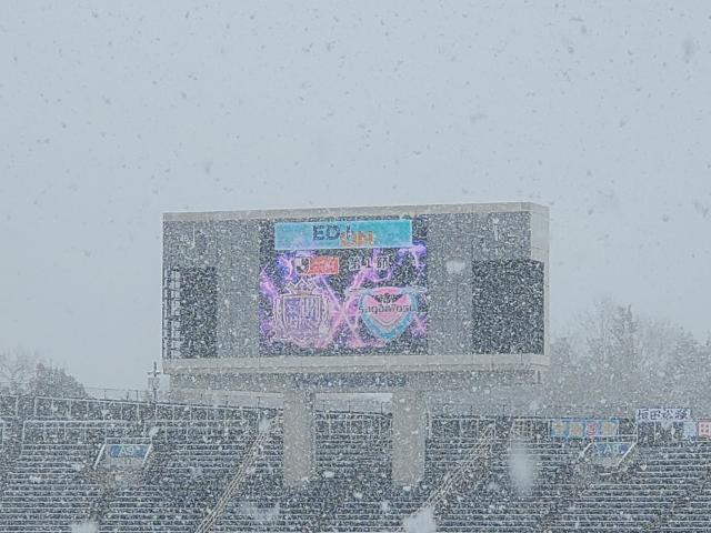 比分直播-广岛的联赛揭幕战: 雪景+烧酒+烤串+围观少女偶像