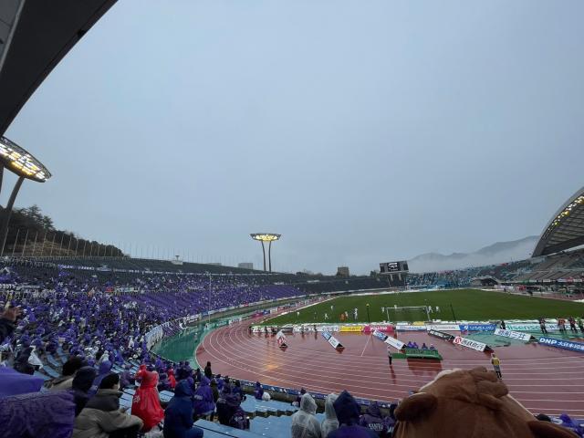 比分直播-广岛的联赛揭幕战: 雪景+烧酒+烤串+围观少女偶像