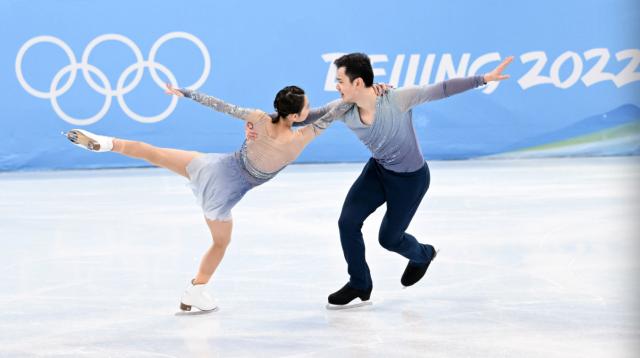 1645192593680073926.png 九游体育入口-“葱桶”双人滑短节目第一 为夺冠打下坚实的基础